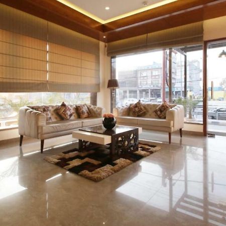 Al-Qasa Hotel Zirakpur 외부 사진