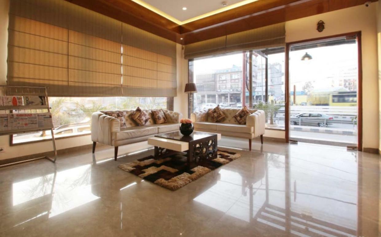 Al-Qasa Hotel Zirakpur 외부 사진