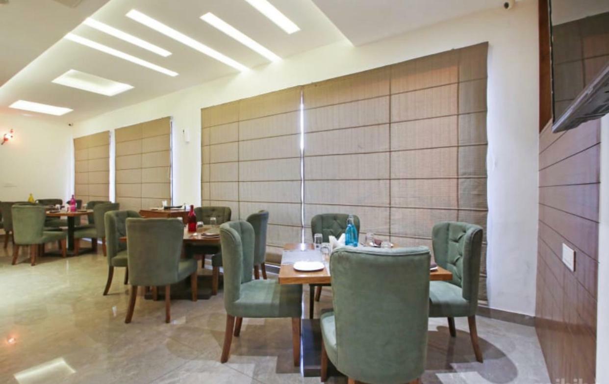Al-Qasa Hotel Zirakpur 외부 사진